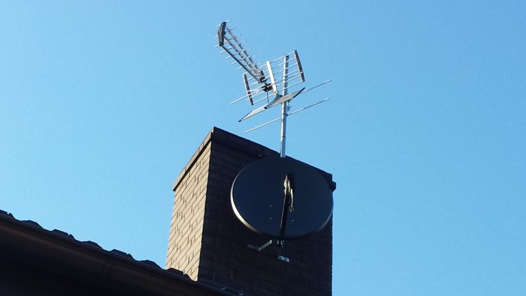 Instalowanie anteny satelitarnej na dachu