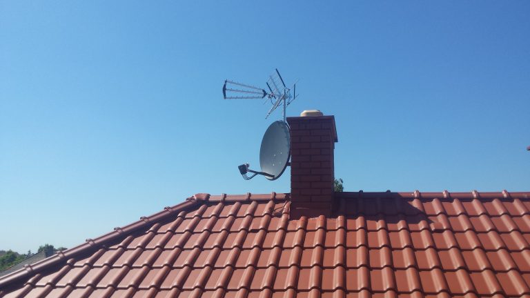 Montaż anteny satelitarnej na dachu